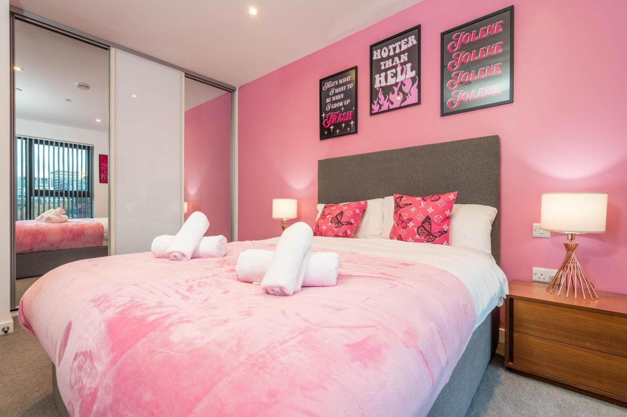Maevela Apartments ☆ Pink Luxury Apartment With Balcony - Birmingham City Centre - 5 Min Walk From Bullring, Cube, Mailbox, New Street Station - Free Netflix & Wifi ภายนอก รูปภาพ