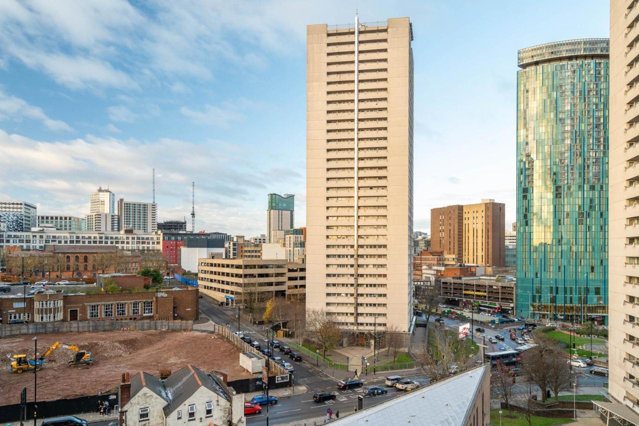 Maevela Apartments ☆ Pink Luxury Apartment With Balcony - Birmingham City Centre - 5 Min Walk From Bullring, Cube, Mailbox, New Street Station - Free Netflix & Wifi ภายนอก รูปภาพ