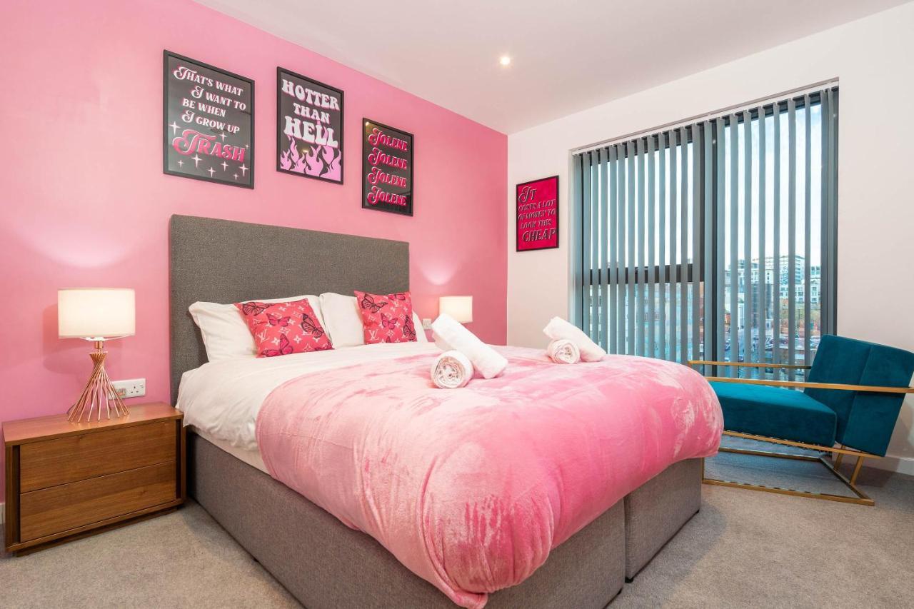 Maevela Apartments ☆ Pink Luxury Apartment With Balcony - Birmingham City Centre - 5 Min Walk From Bullring, Cube, Mailbox, New Street Station - Free Netflix & Wifi ภายนอก รูปภาพ
