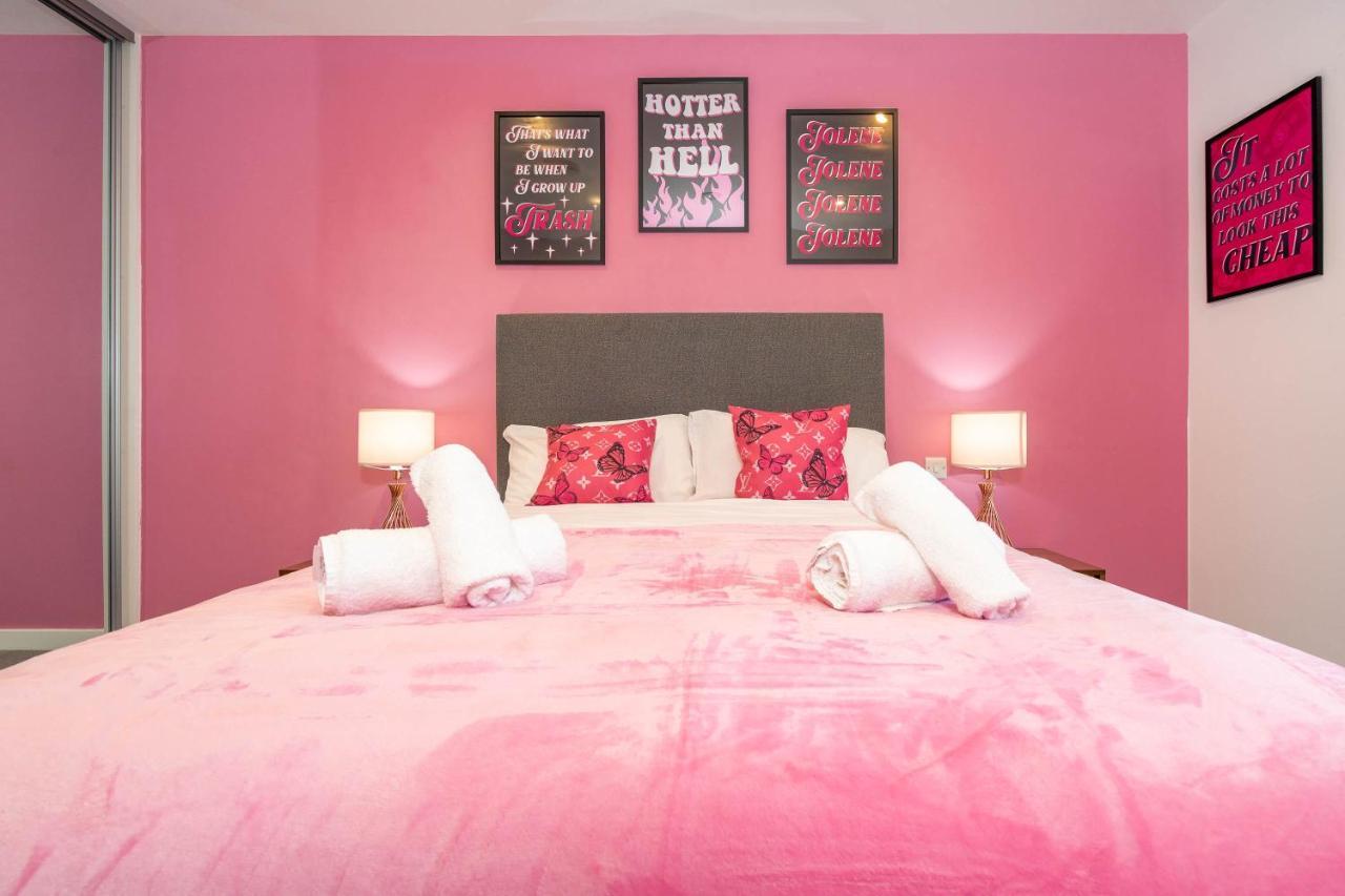 Maevela Apartments ☆ Pink Luxury Apartment With Balcony - Birmingham City Centre - 5 Min Walk From Bullring, Cube, Mailbox, New Street Station - Free Netflix & Wifi ภายนอก รูปภาพ