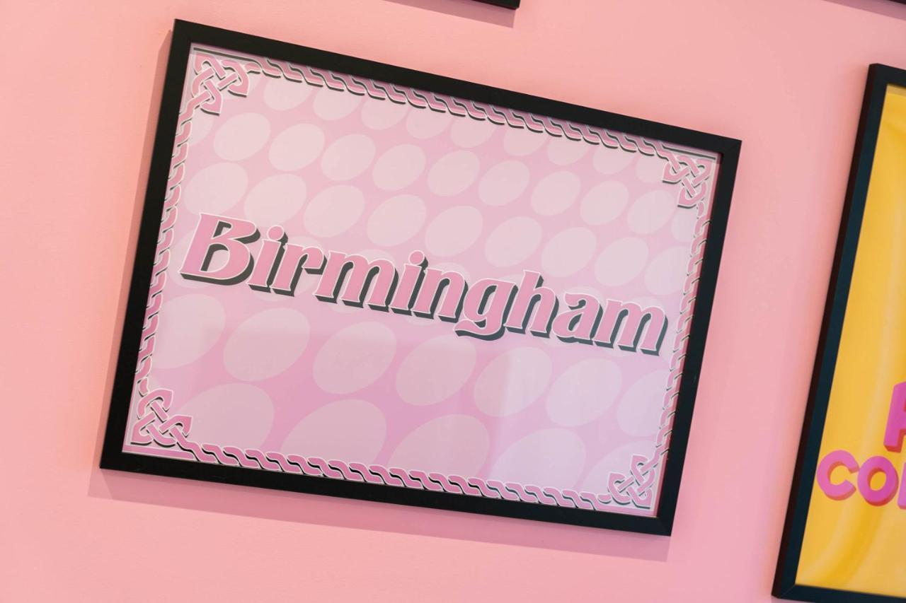 Maevela Apartments ☆ Pink Luxury Apartment With Balcony - Birmingham City Centre - 5 Min Walk From Bullring, Cube, Mailbox, New Street Station - Free Netflix & Wifi ภายนอก รูปภาพ