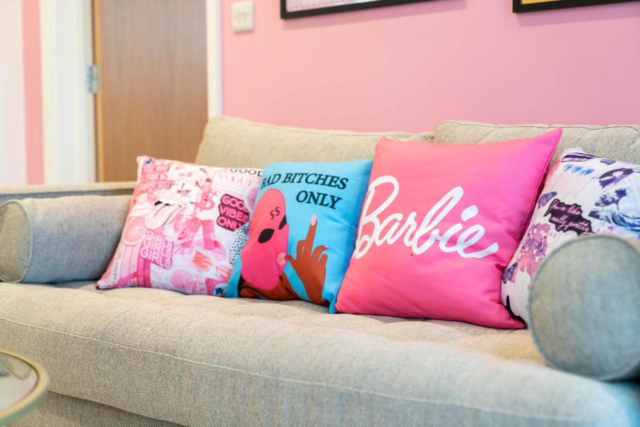 Maevela Apartments ☆ Pink Luxury Apartment With Balcony - Birmingham City Centre - 5 Min Walk From Bullring, Cube, Mailbox, New Street Station - Free Netflix & Wifi ภายนอก รูปภาพ